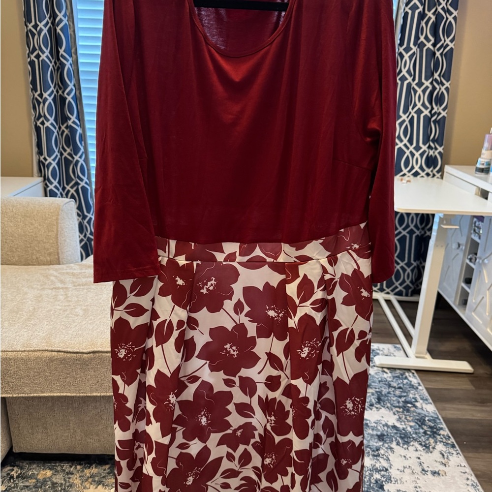 Chic Burgundy Floral Elbow Sleeve Midi Dress